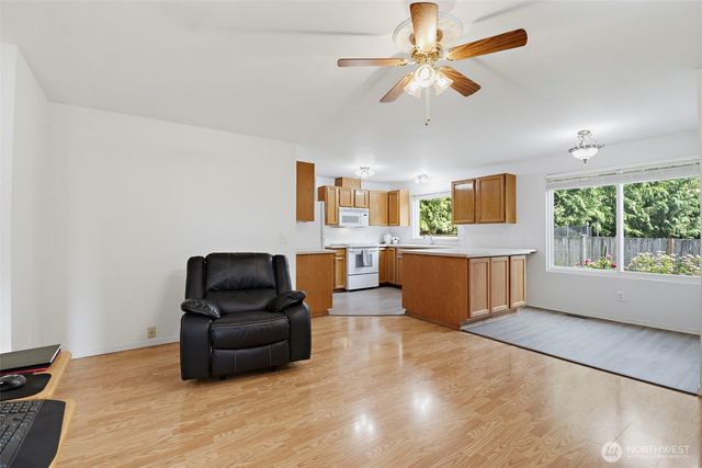 11860 SE 321st Place, Auburn, WA 98092