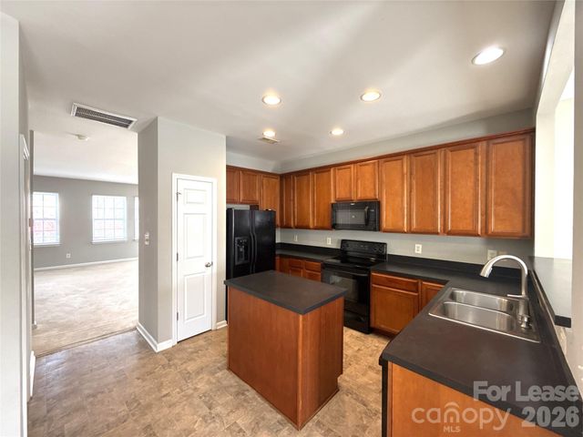 7023 Brighton Park Drive, Mint Hill, NC 28227