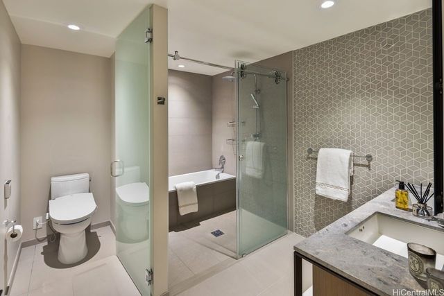 1000 Auahi Street 1307, Honolulu, HI 96814