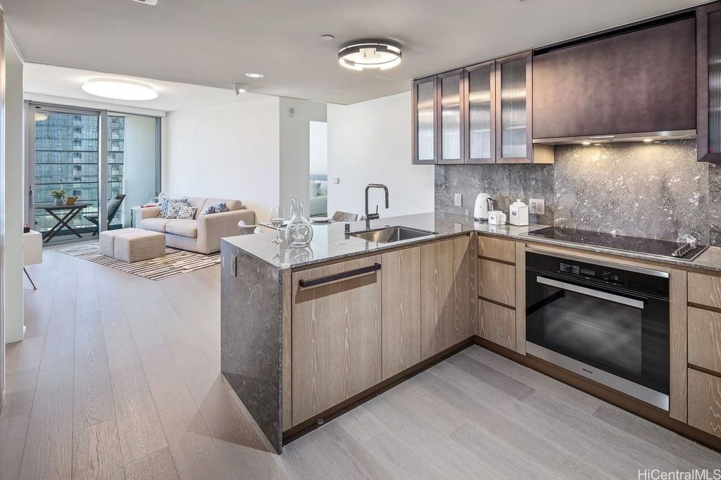 1000 Auahi Street 1307, Honolulu, HI 96814