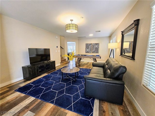 6790 Oak Mist Avenue, Las Vegas, NV 89139