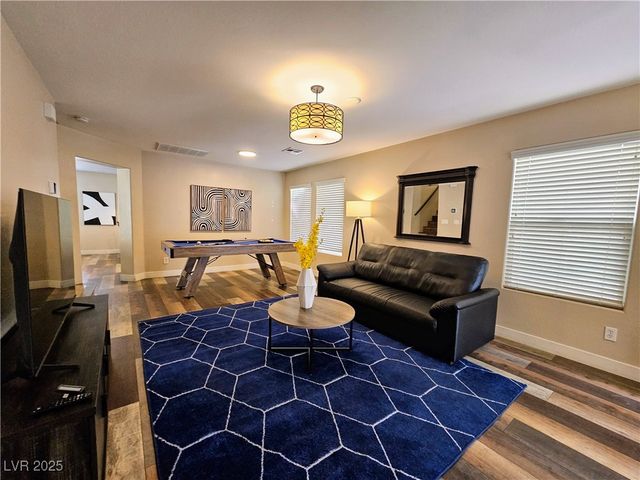 6790 Oak Mist Avenue, Las Vegas, NV 89139