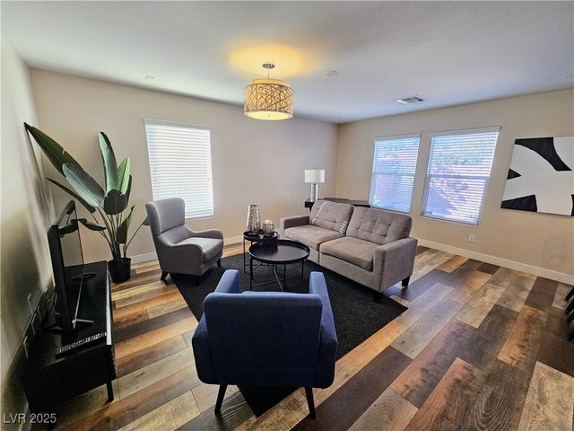 6790 Oak Mist Avenue, Las Vegas, NV 89139