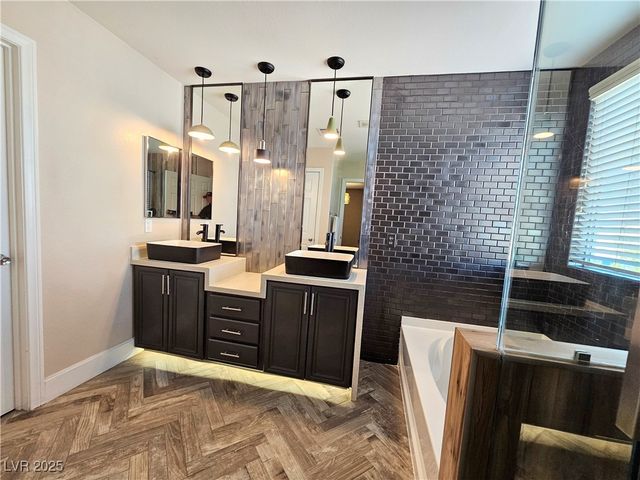 6790 Oak Mist Avenue, Las Vegas, NV 89139