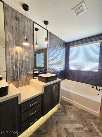 6790 Oak Mist Avenue, Las Vegas, NV 89139