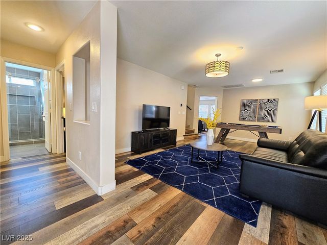 6790 Oak Mist Avenue, Las Vegas, NV 89139