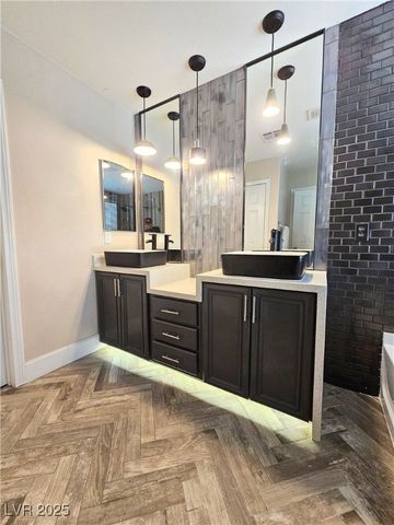 6790 Oak Mist Avenue, Las Vegas, NV 89139