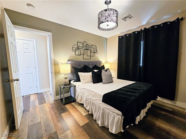 6790 Oak Mist Avenue, Las Vegas, NV 89139