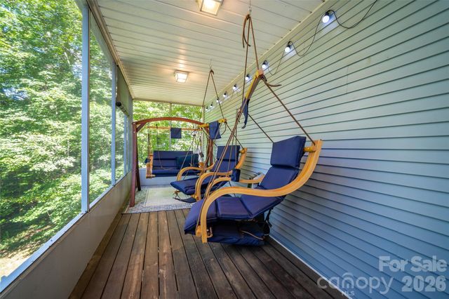 18 Friendly Way, Asheville, NC 28806