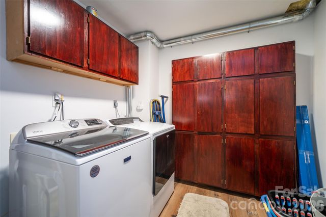 18 Friendly Way, Asheville, NC 28806