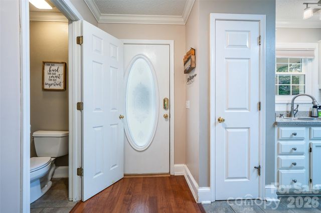 18 Friendly Way, Asheville, NC 28806