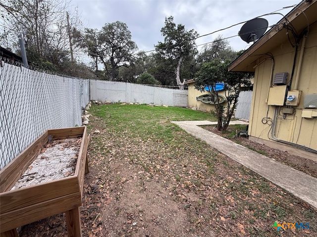 1800 Charter Oak, Canyon Lake, TX 78133