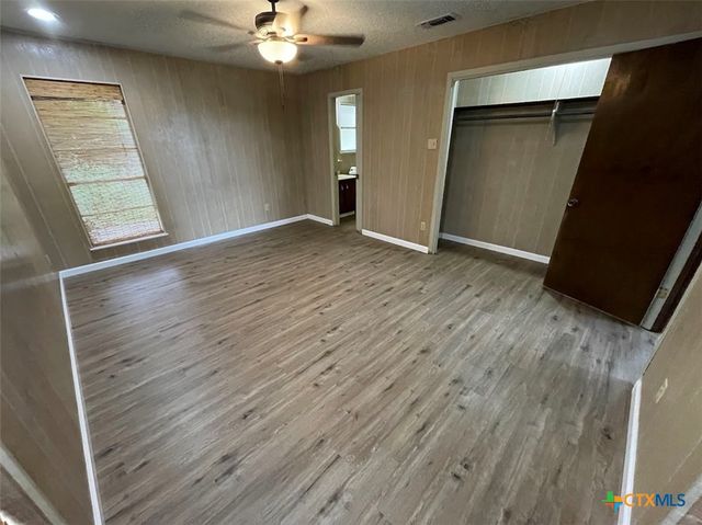 1800 Charter Oak, Canyon Lake, TX 78133