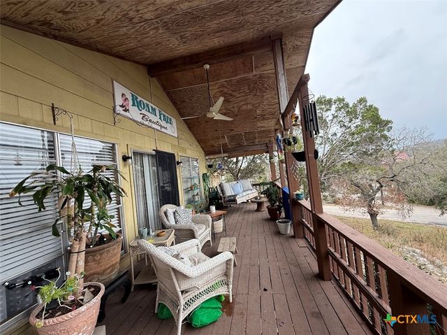 1800 Charter Oak, Canyon Lake, TX 78133