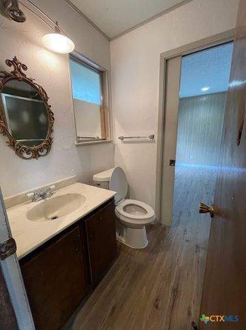 1800 Charter Oak, Canyon Lake, TX 78133