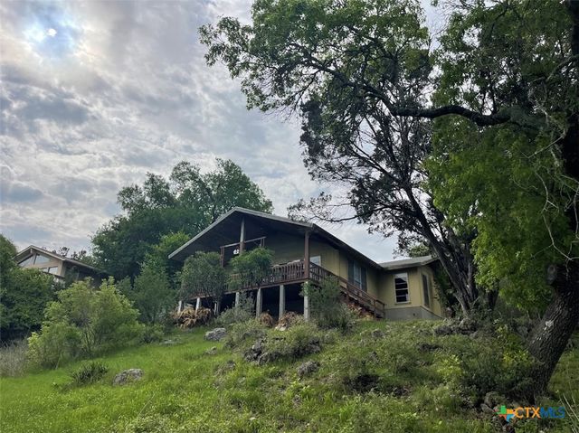 1800 Charter Oak, Canyon Lake, TX 78133