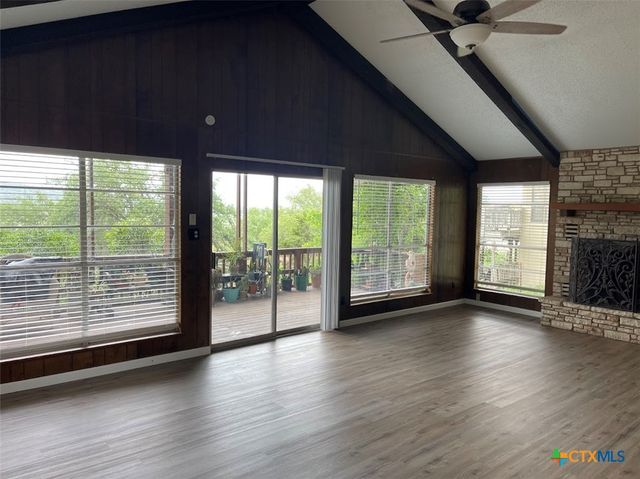 1800 Charter Oak, Canyon Lake, TX 78133