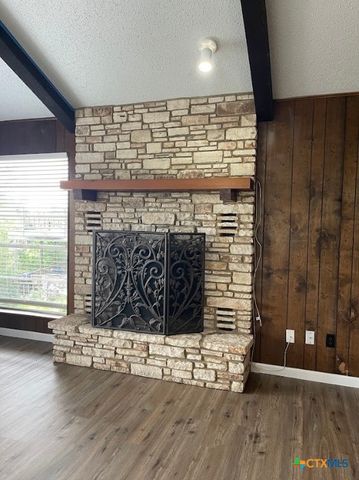 1800 Charter Oak, Canyon Lake, TX 78133