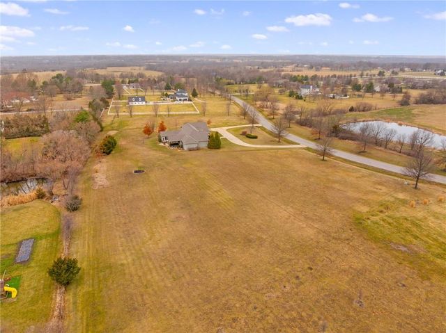 3565 W 193 Street, Stilwell, KS 66085