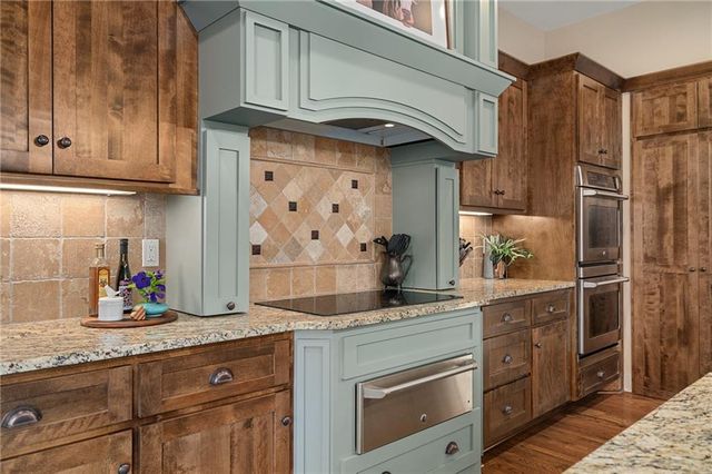 3565 W 193 Street, Stilwell, KS 66085