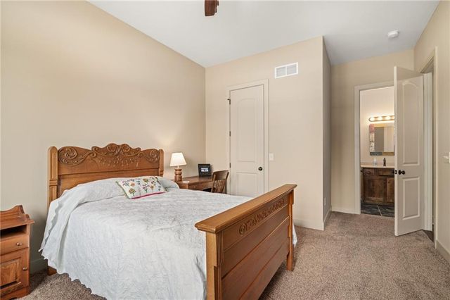 3565 W 193 Street, Stilwell, KS 66085