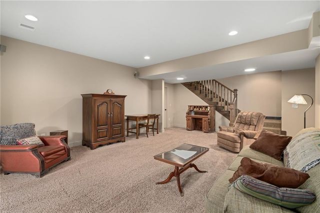 3565 W 193 Street, Stilwell, KS 66085