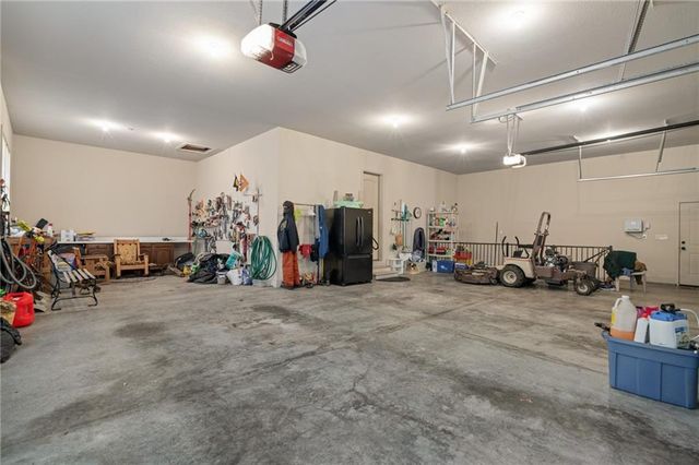 3565 W 193 Street, Stilwell, KS 66085