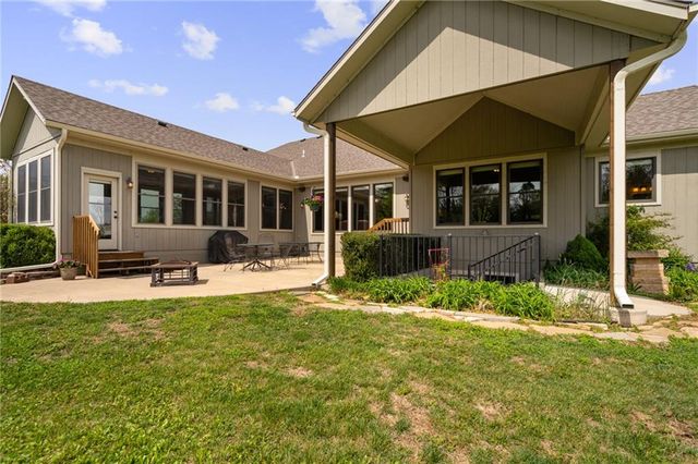 3565 W 193 Street, Stilwell, KS 66085