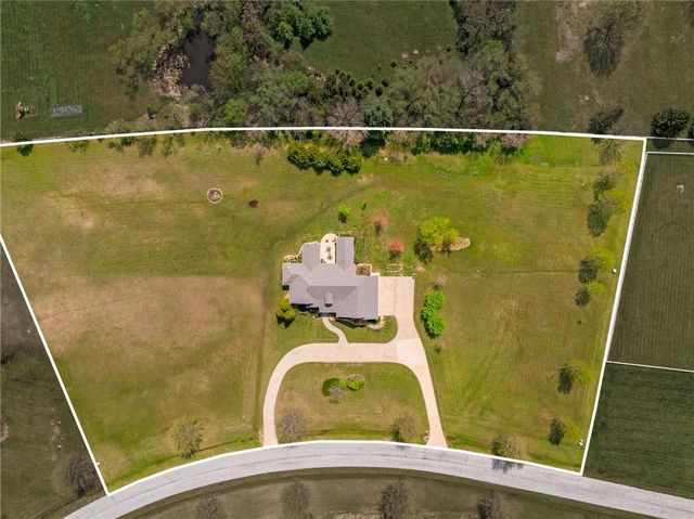 3565 W 193 Street, Stilwell, KS 66085