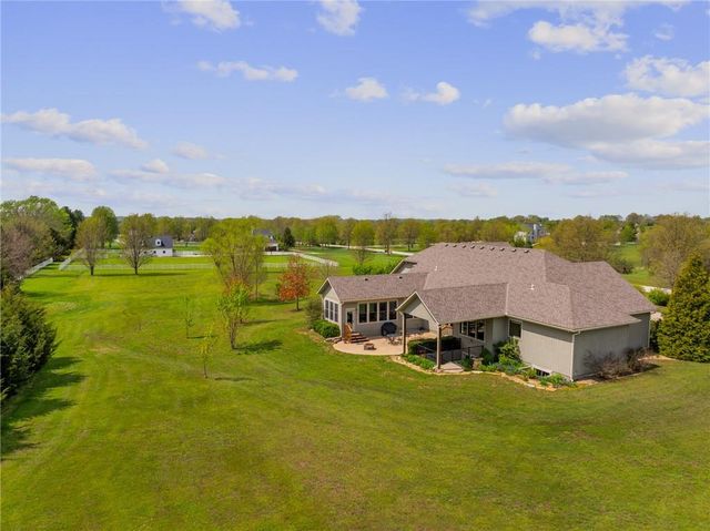 3565 W 193 Street, Stilwell, KS 66085