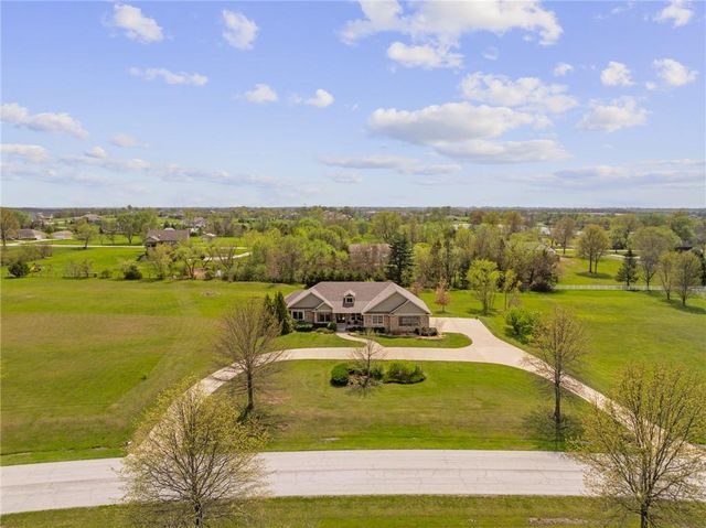 3565 W 193 Street, Stilwell, KS 66085