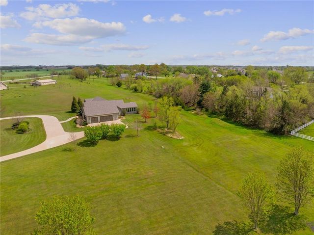 3565 W 193 Street, Stilwell, KS 66085