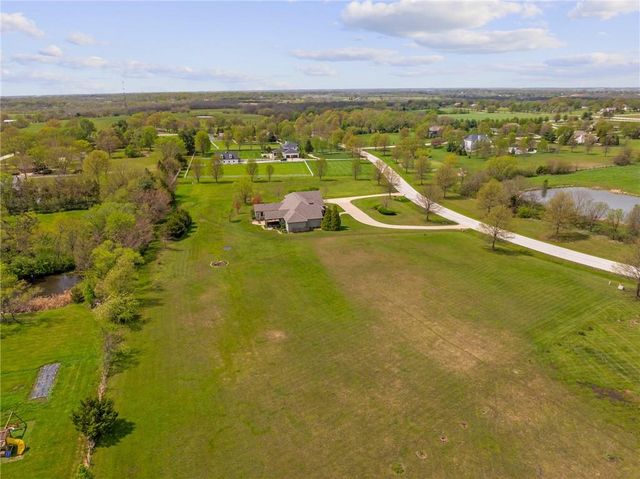 3565 W 193 Street, Stilwell, KS 66085