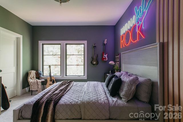 5555 Fairview Road, Charlotte, NC 28209