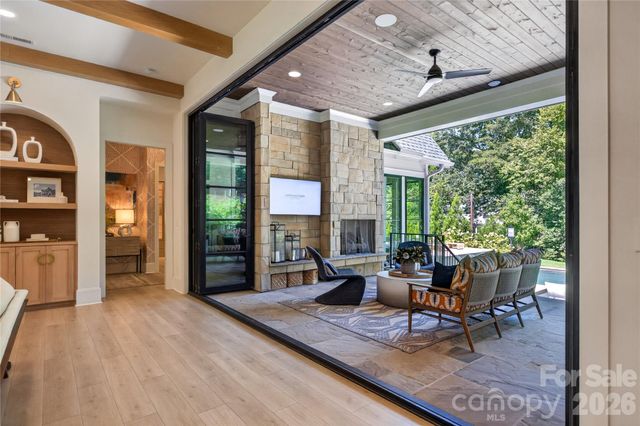 5555 Fairview Road, Charlotte, NC 28209