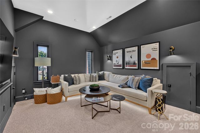 5555 Fairview Road, Charlotte, NC 28209