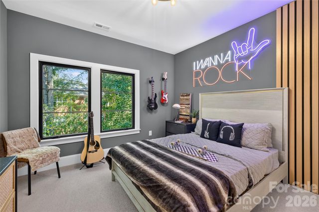 5555 Fairview Road, Charlotte, NC 28209