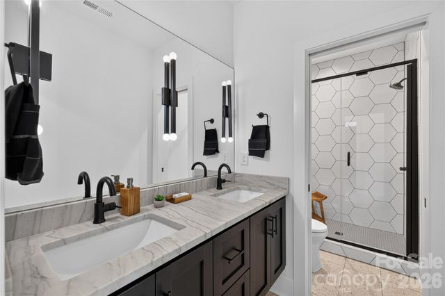 5555 Fairview Road, Charlotte, NC 28209