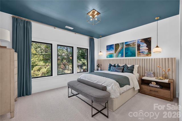 5555 Fairview Road, Charlotte, NC 28209