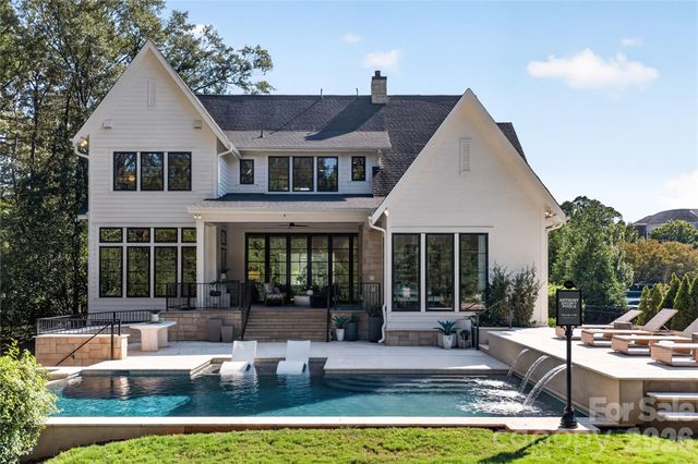 5555 Fairview Road, Charlotte, NC 28209