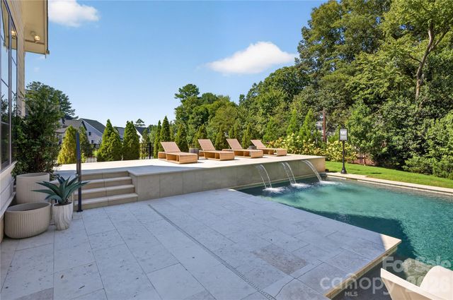 5555 Fairview Road, Charlotte, NC 28209