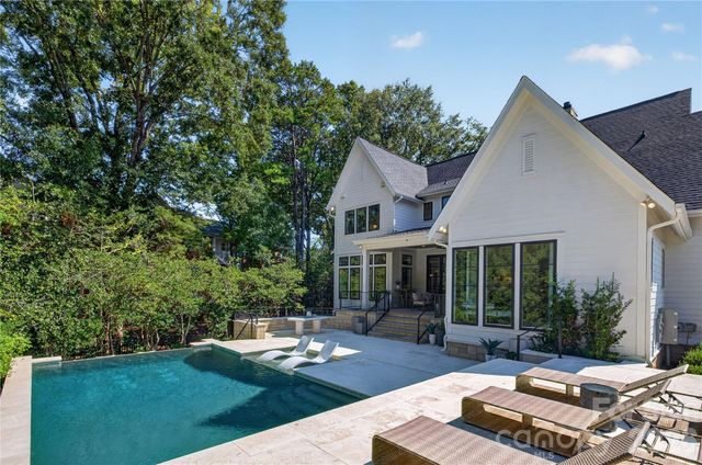 5555 Fairview Road, Charlotte, NC 28209