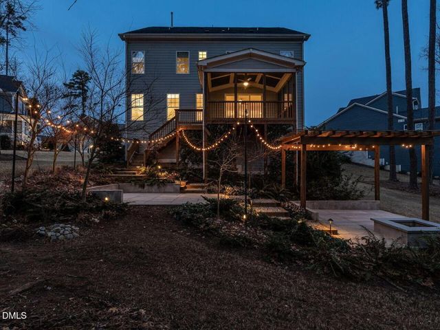 2117 Bee Cave Court, Apex, NC 27539