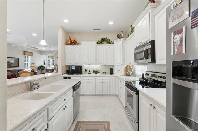 451 MOTORCOACH DRIVE S, Polk City, FL 33868