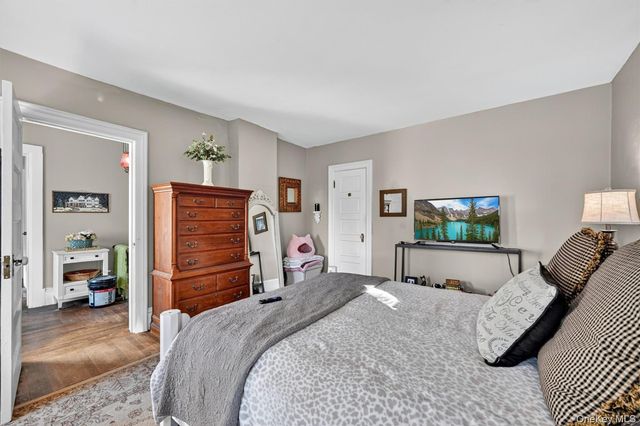 214 State Route 32 S, New Paltz, NY 12561