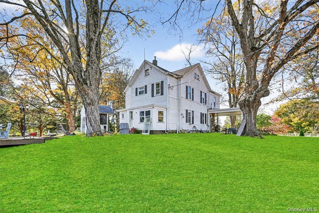 214 State Route 32 S, New Paltz, NY 12561