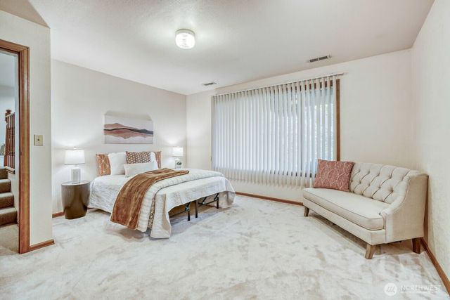 7924 129th Place SE, Newcastle, WA 98056