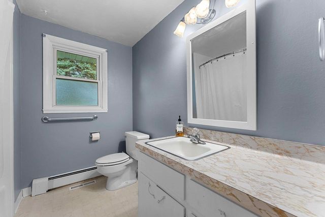 1315 APRIL LANE, Green Bay, WI 54304