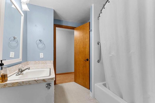 1315 APRIL LANE, Green Bay, WI 54304