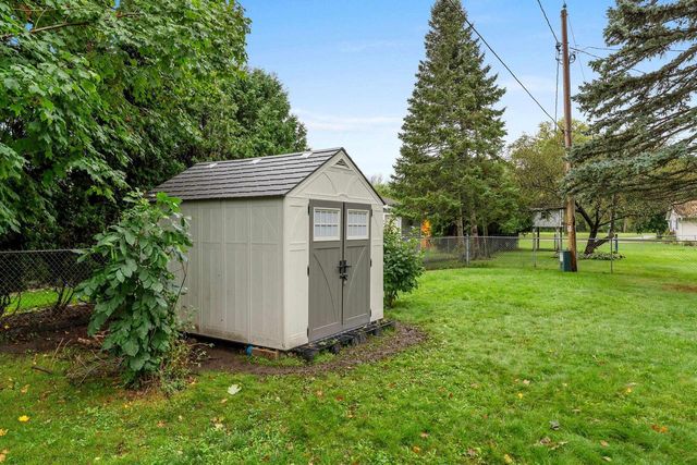 1315 APRIL LANE, Green Bay, WI 54304